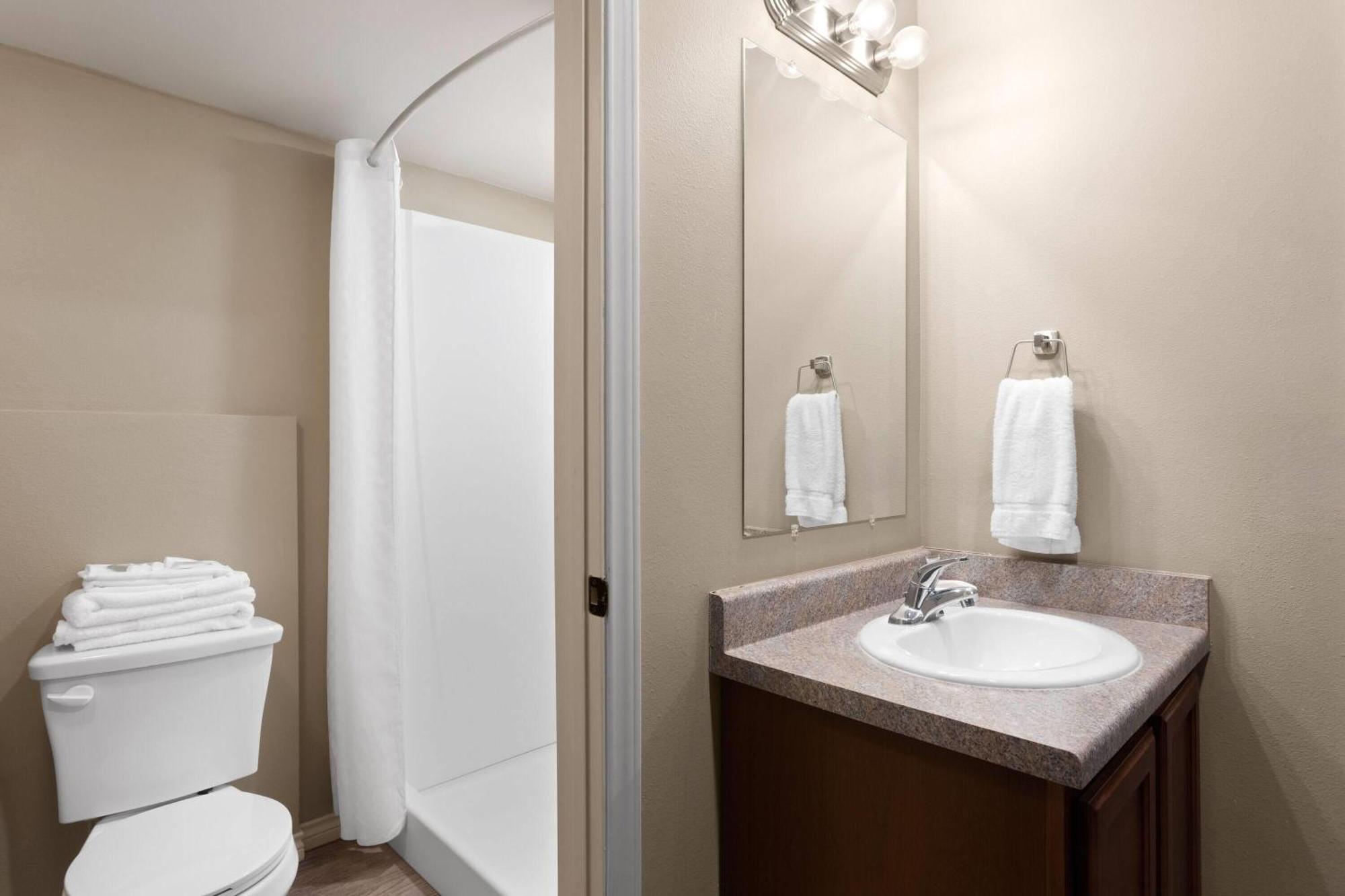 Eagle'S Den Suites Andrews A Travelodge By Wyndham 外观 照片