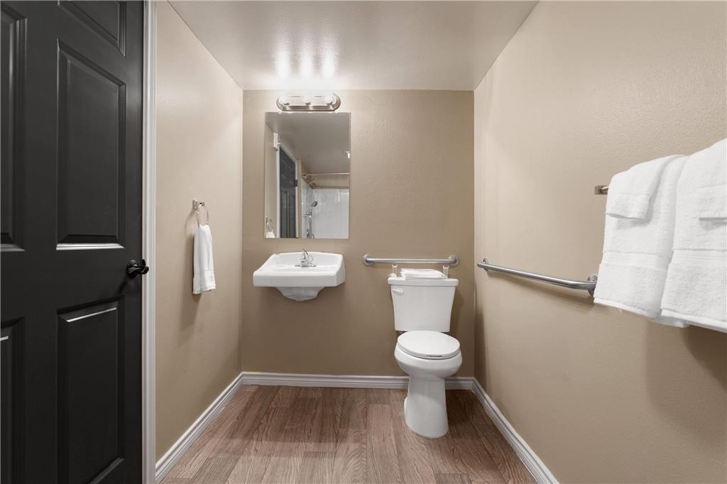 Eagle'S Den Suites Andrews A Travelodge By Wyndham 客房 照片